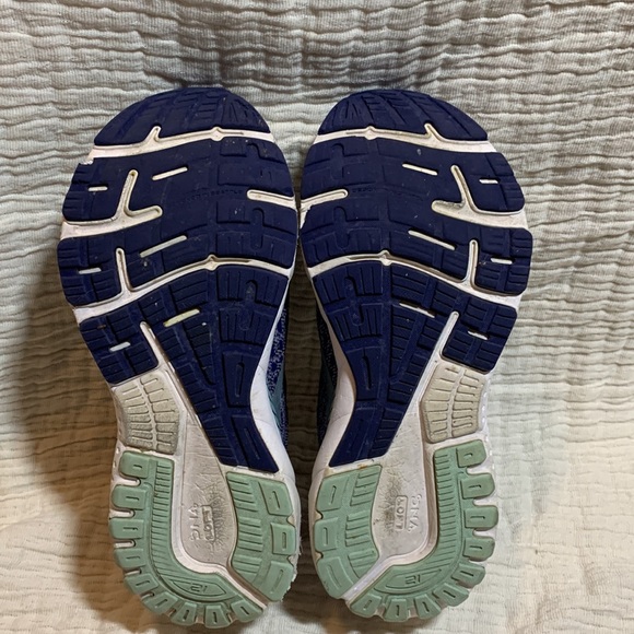 BROOKS TENNIS SHOES - Picture 6 of 7